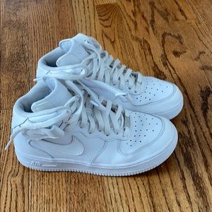 Air force 1 mids with strap